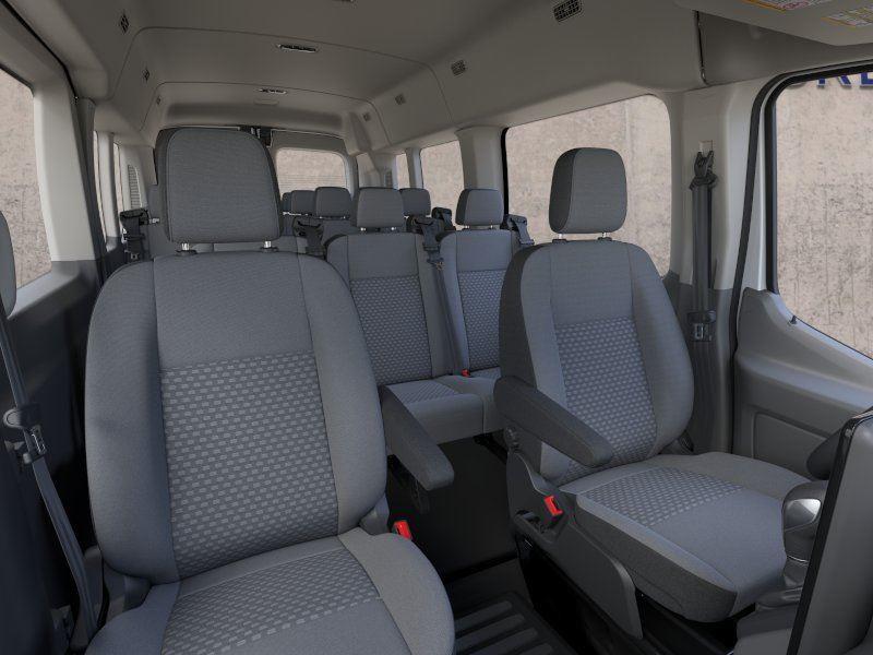Vehicle photo 10