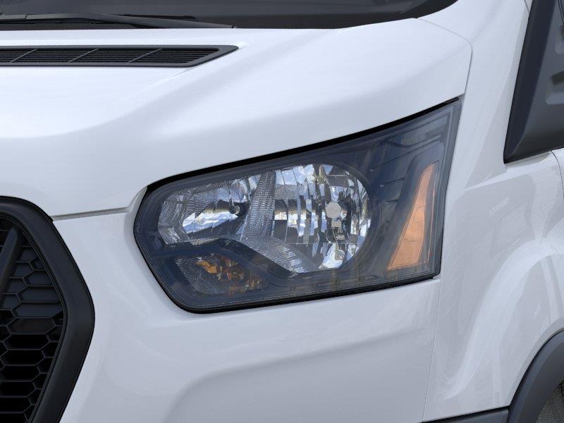 Vehicle photo 18