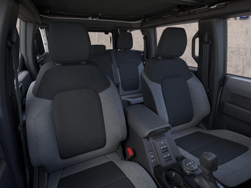 Vehicle photo 10