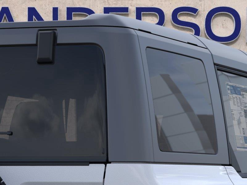 Vehicle photo 25