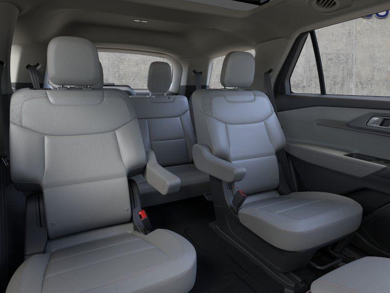 Vehicle photo 11