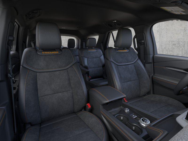 Vehicle photo 10