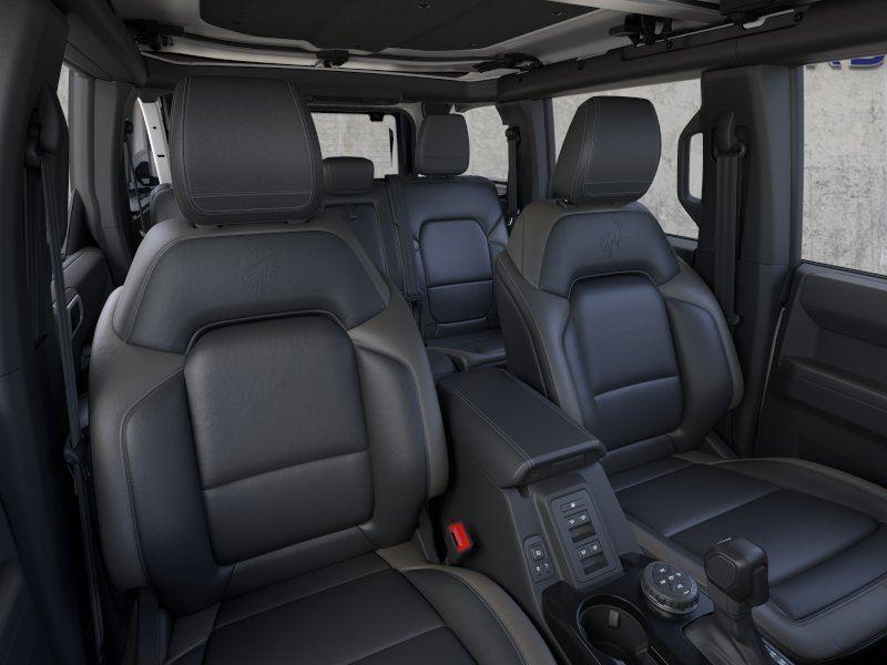 Vehicle photo 10