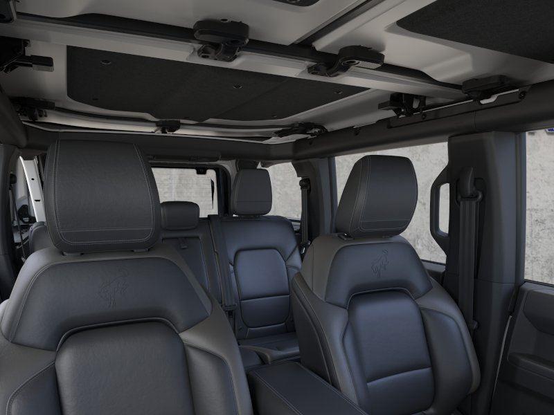 Vehicle photo 12