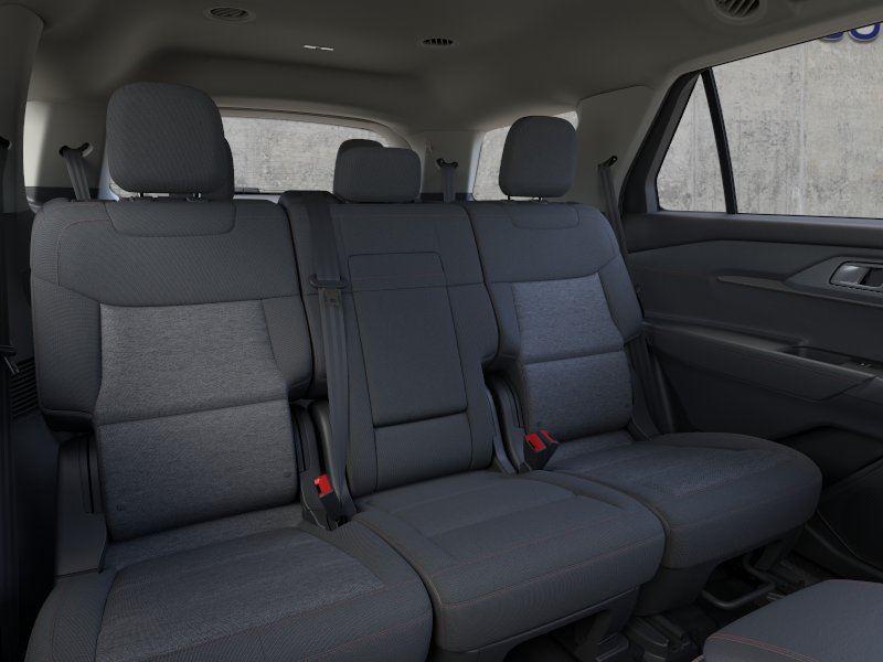 Vehicle photo 11