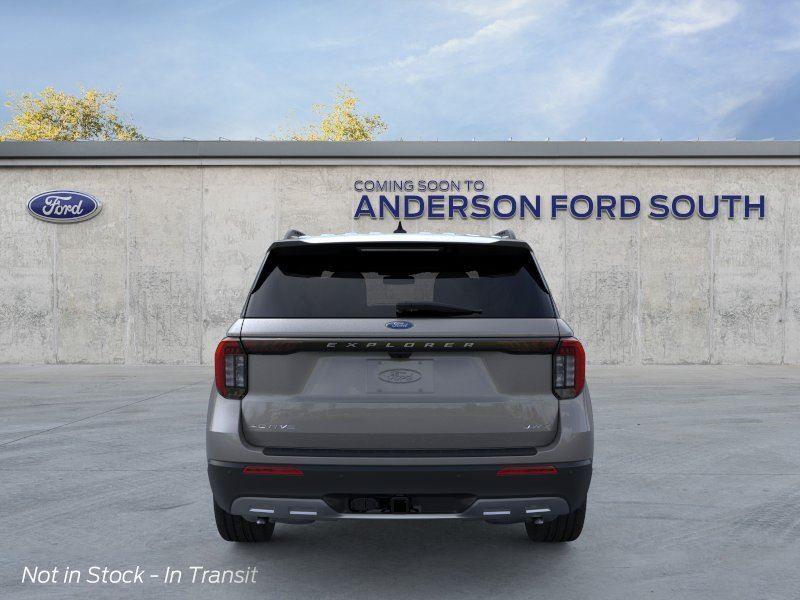 Vehicle photo 5