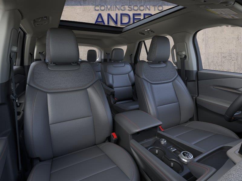 Vehicle photo 10