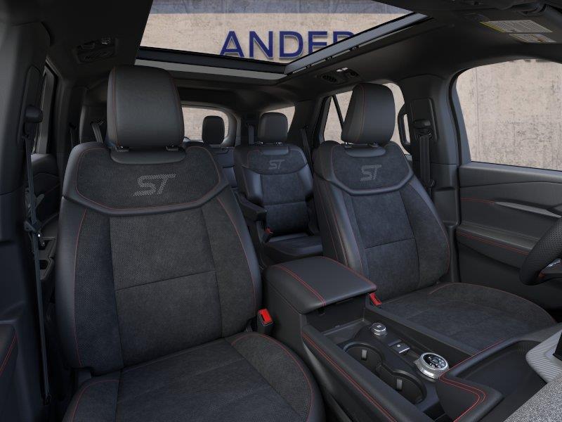 Vehicle photo 10