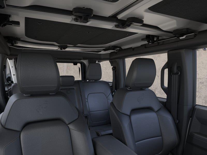 Vehicle photo 12