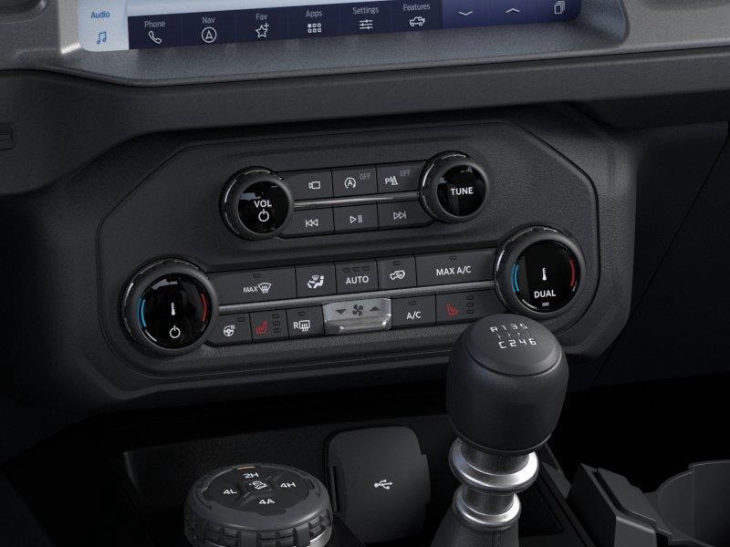 Vehicle photo 16