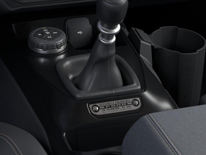 Vehicle photo 17