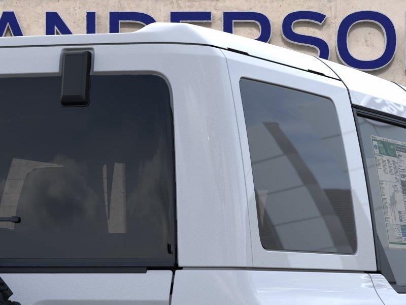 Vehicle photo 25