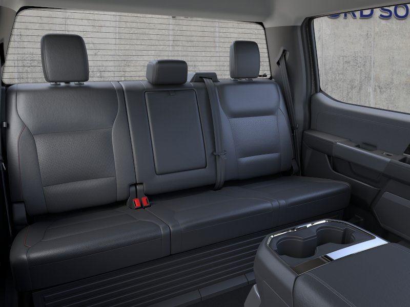 Vehicle photo 11