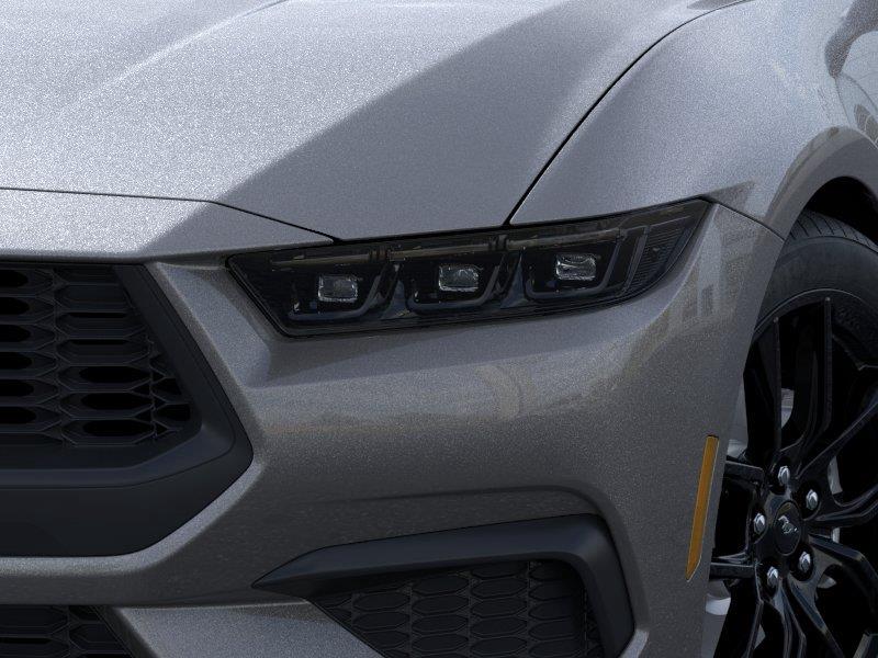Vehicle photo 18