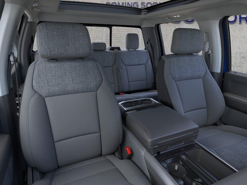 Vehicle photo 10