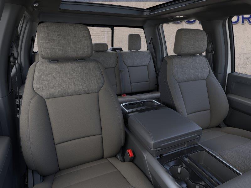 Vehicle photo 10