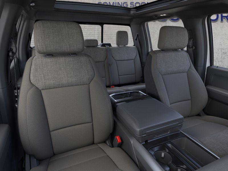 Vehicle photo 10