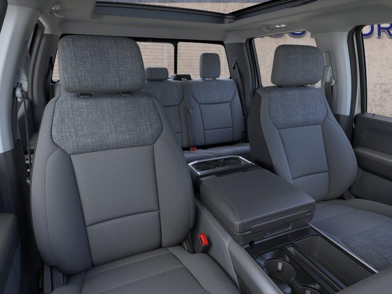 Vehicle photo 10
