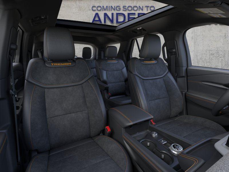 Vehicle photo 10