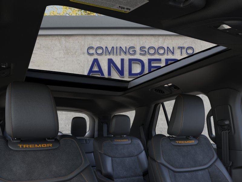 Vehicle photo 22