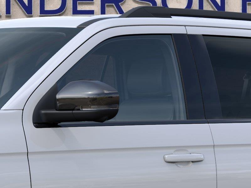 Vehicle photo 20