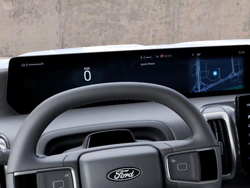Vehicle photo 13