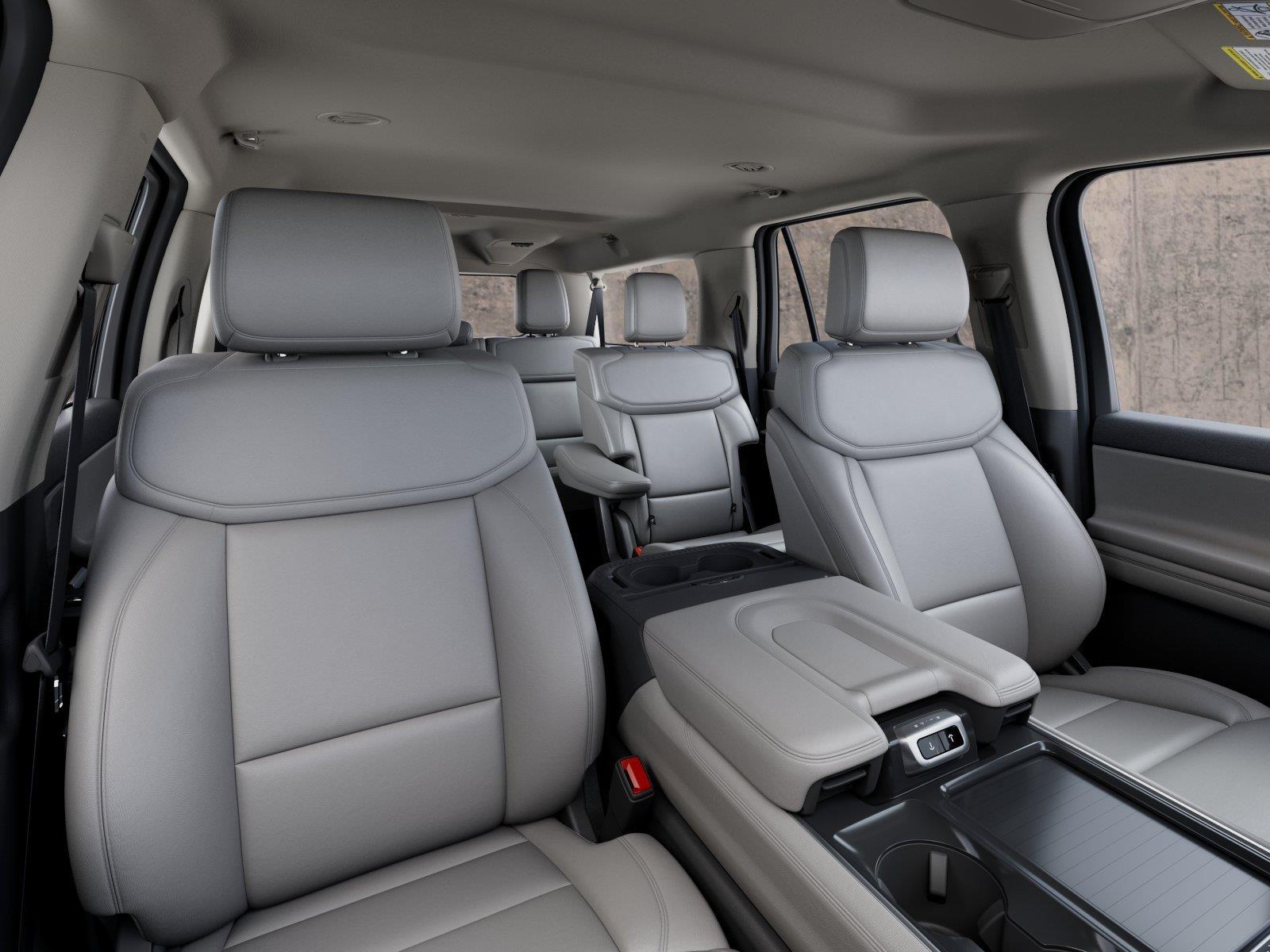 Vehicle photo 10