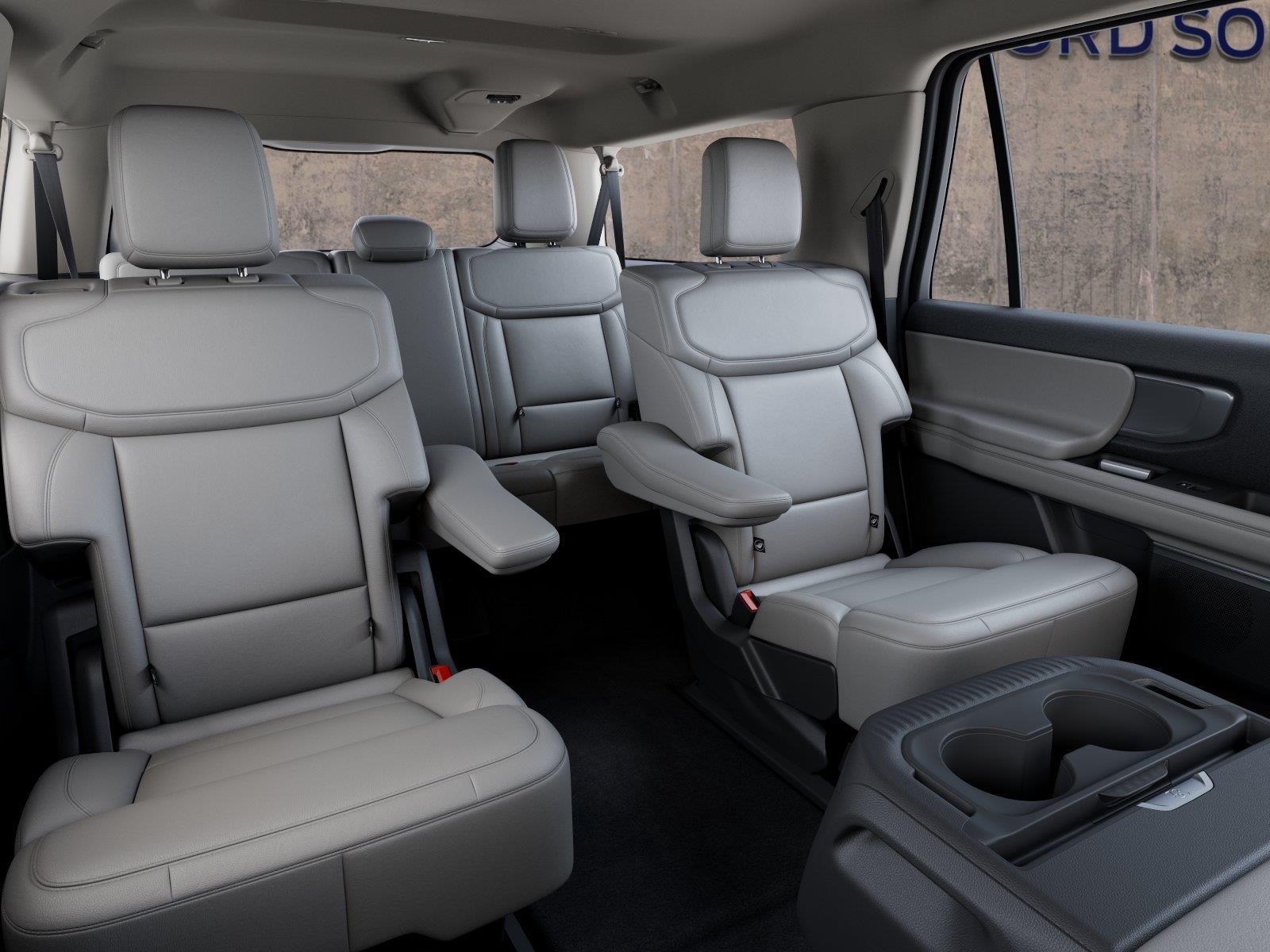 Vehicle photo 11