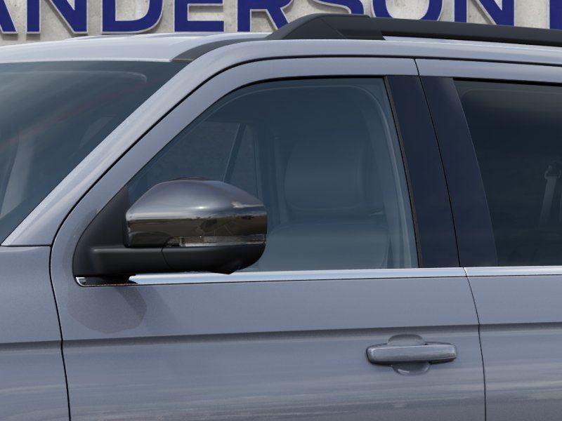 Vehicle photo 20
