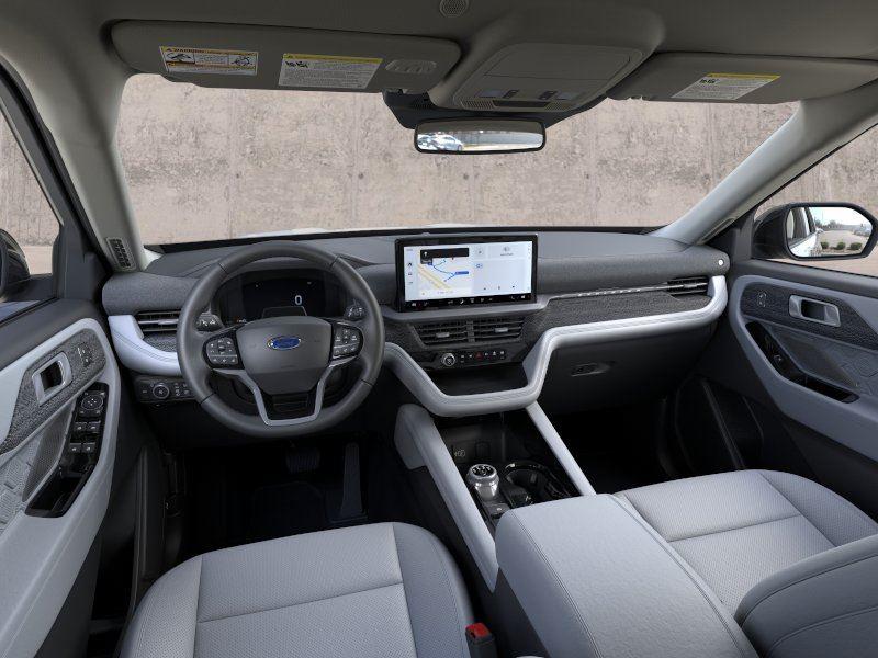 Vehicle photo 9