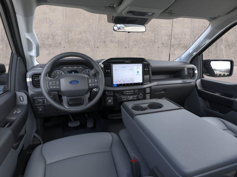 Vehicle photo 9