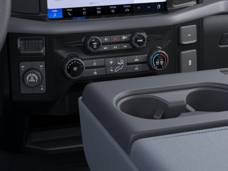 Vehicle photo 15