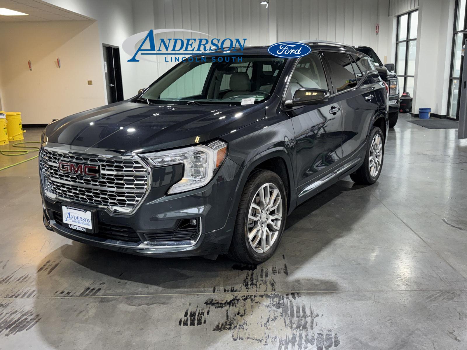 Vehicle photo 1