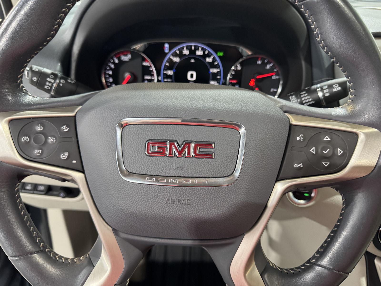 Vehicle photo 13