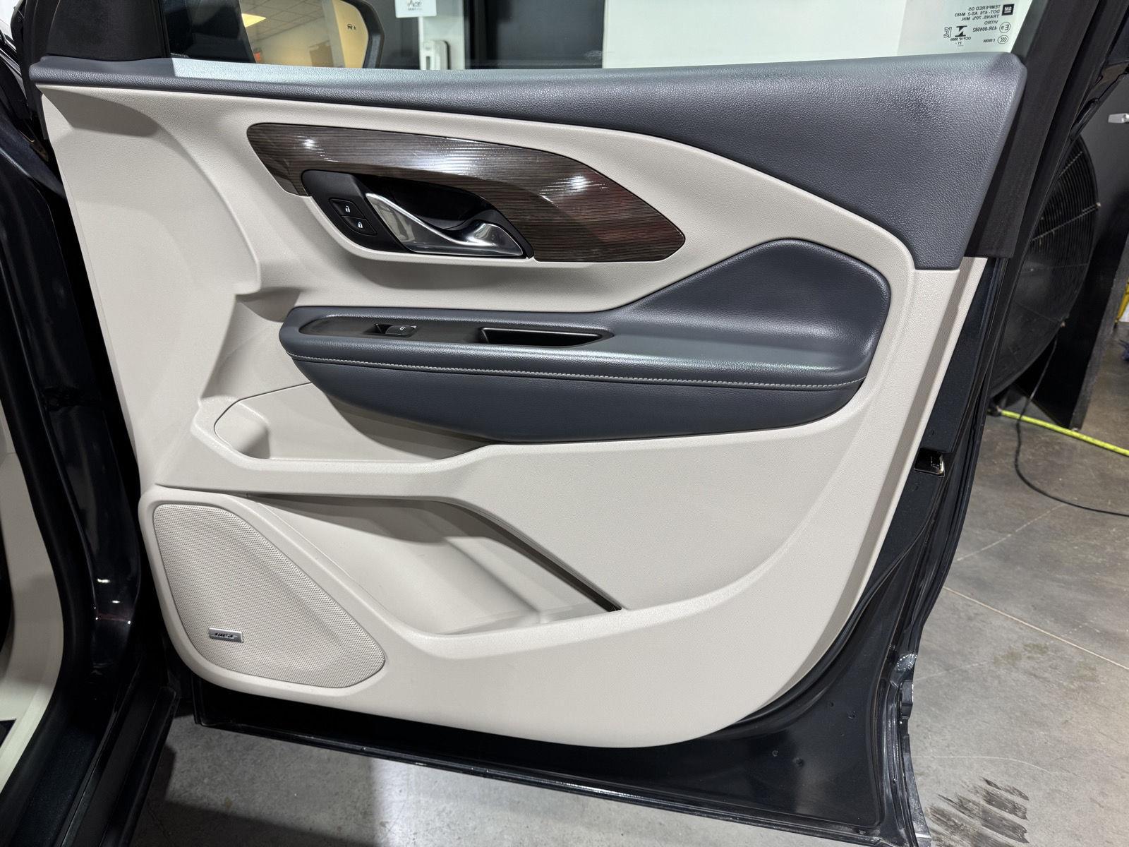 Vehicle photo 20