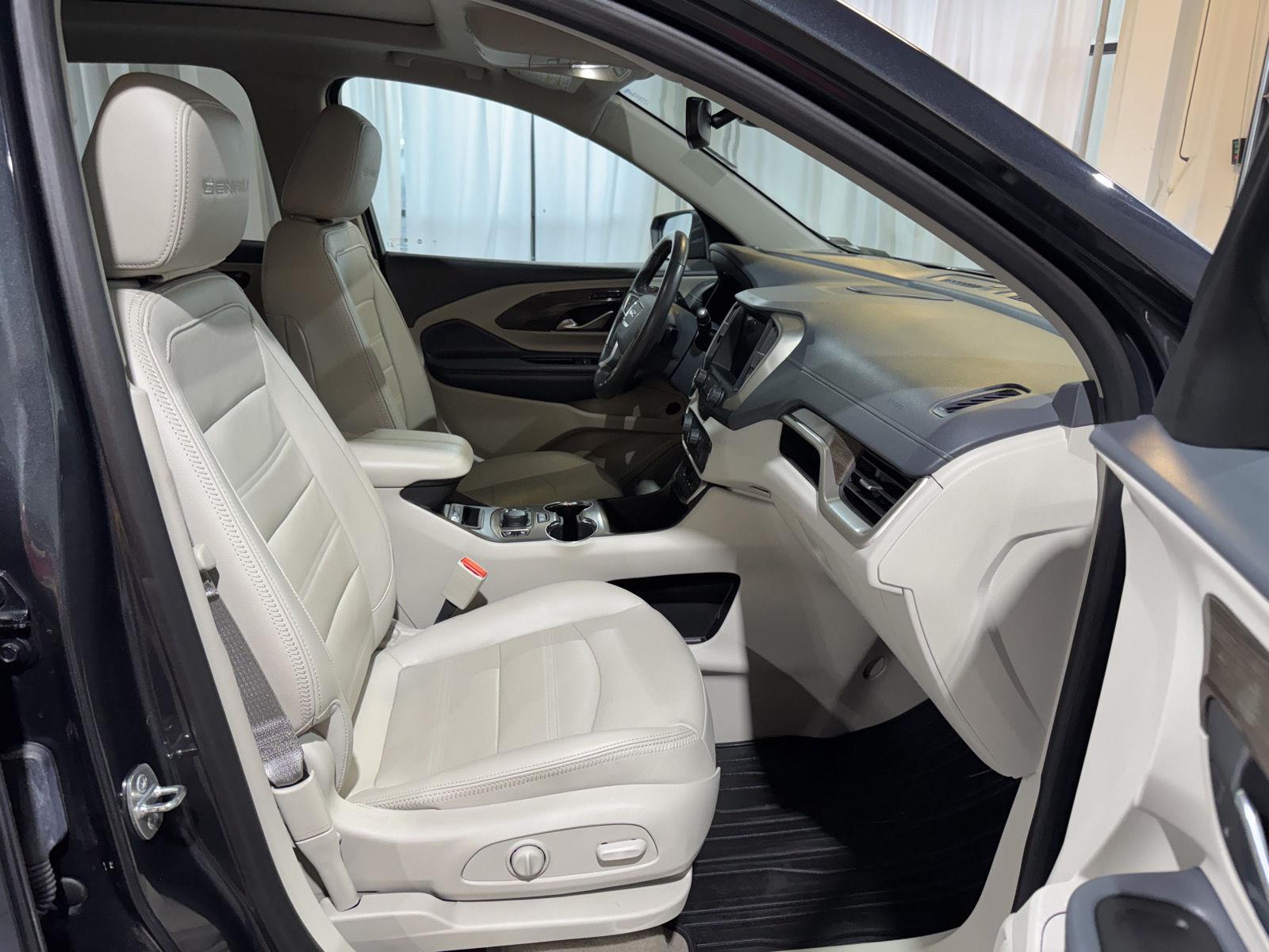 Vehicle photo 21