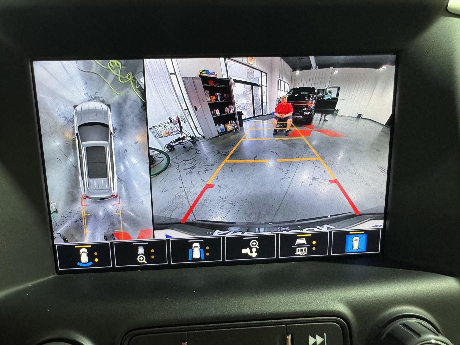 Vehicle photo 31