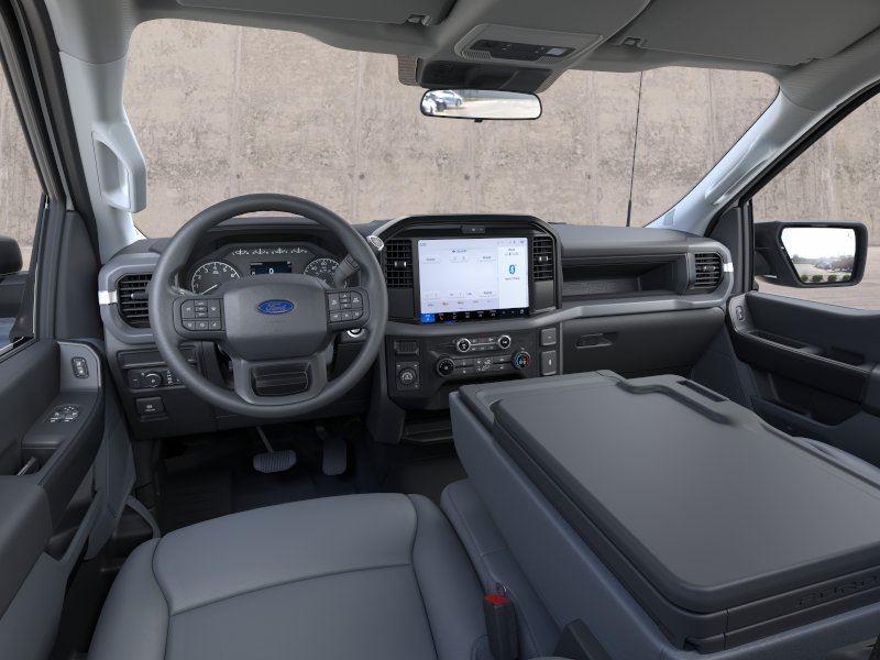 Vehicle photo 9