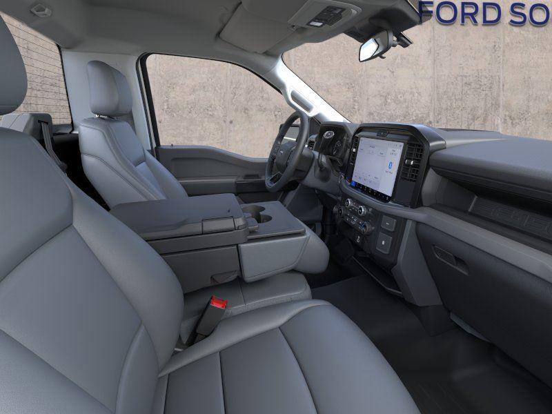 Vehicle photo 11