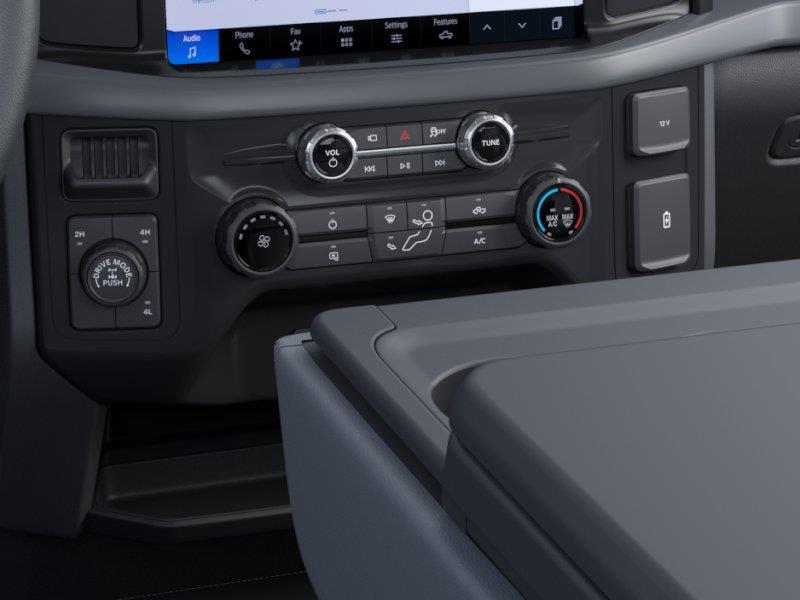 Vehicle photo 15