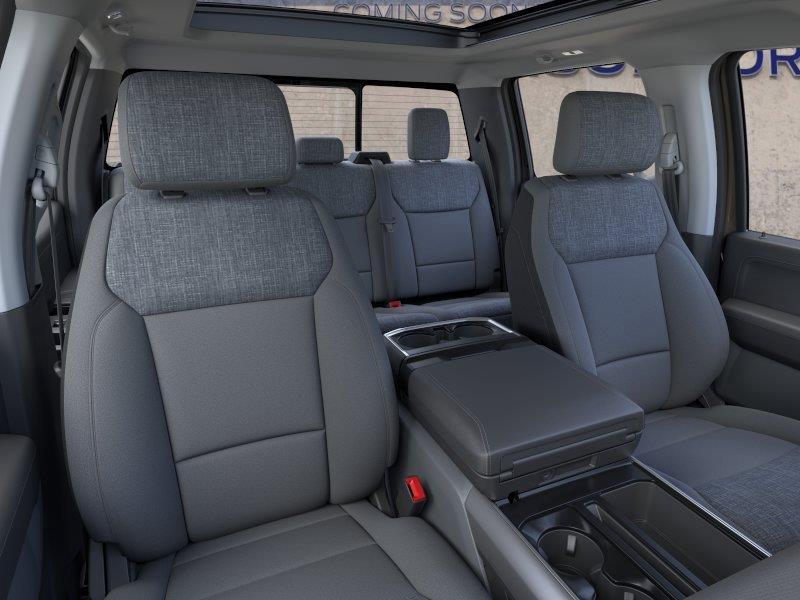 Vehicle photo 10