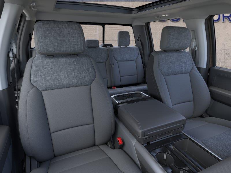 Vehicle photo 10