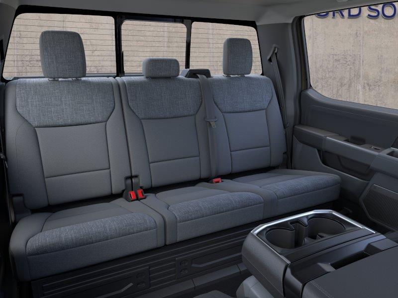 Vehicle photo 11