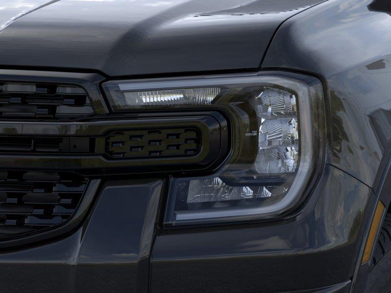 Vehicle photo 18