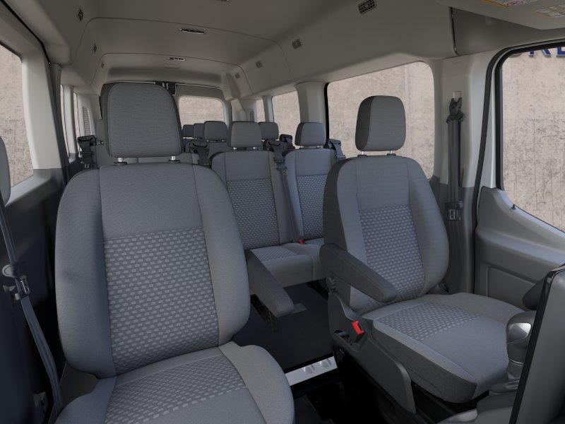 Vehicle photo 10