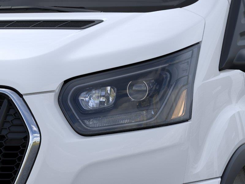 Vehicle photo 18