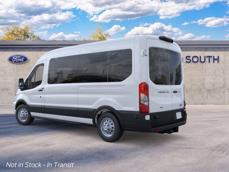 Vehicle photo 4