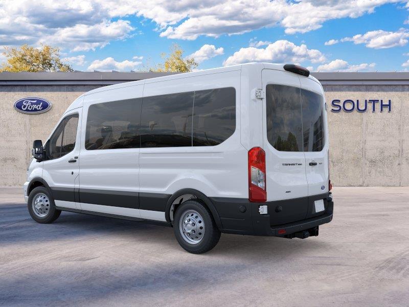 Vehicle photo 4