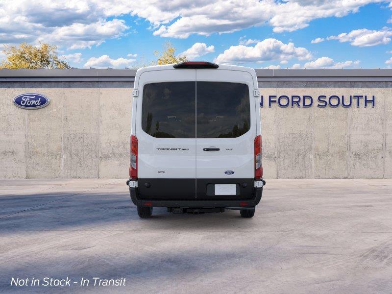 Vehicle photo 5