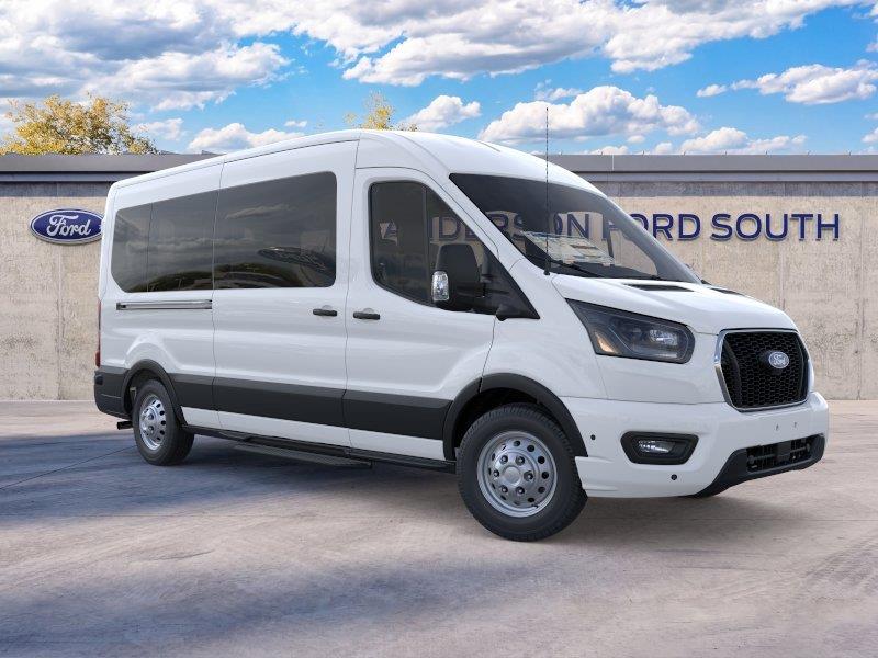 Vehicle photo 7